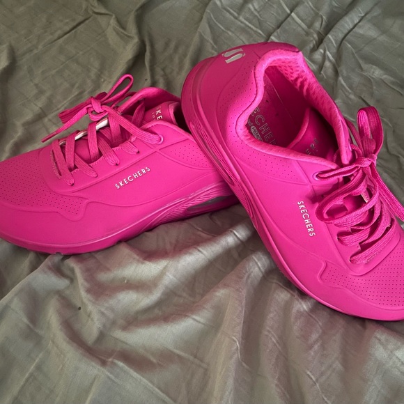 Skechers women’s size 11 Uno light sneaker. Worn once for 4 hours. - Picture 3 of 5